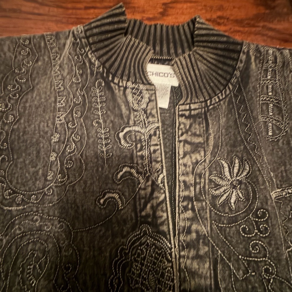 Women's Chicos Olive Quilted Bomber Jacket​​​ - Picture 2 of 5